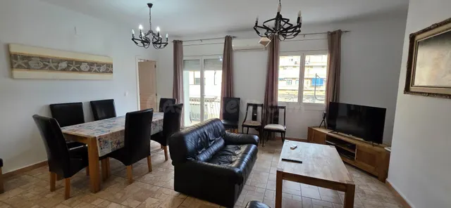 Apartamento de 94 m2 Totalmente Reformado a un Paso del Mar - foto 3