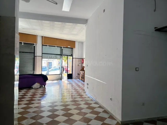 Un local, mil posibilidades en Antequera - foto 4