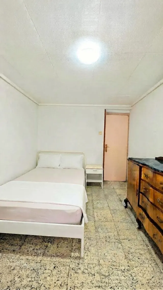 ¡ZONA CORAZÓN DE JESÚS, JUNTO A REINA VICTORIA¡  ¡PISO 3º REAL DE 3 DORMITORIOS DOBLES, 1 BAÑO Y BALCÓN¡ — 18