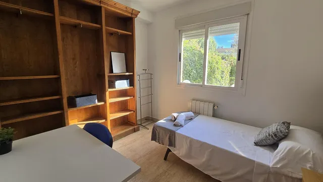 Alquiler de habitaciones por temporada en chalet con piscina de Villanueva de la Cañada (Madrid). — 13