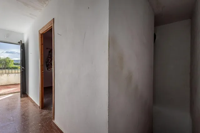 Cortijo con casa de 117 m2 y terreno de 2.312 m2 en Santa Fe — 14