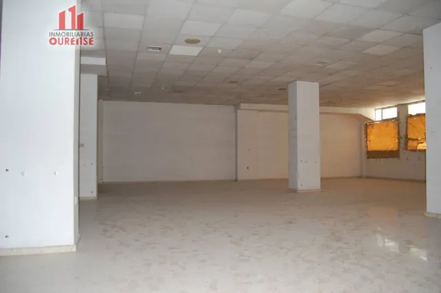 AMPLIO LOCAL COMERCIAL EN EL VEINTIUNO — 4