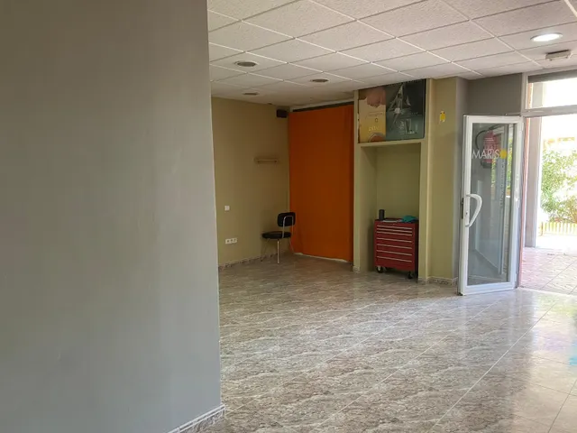 Local comercial en la zona de Camí Fondo en Martorell — 4