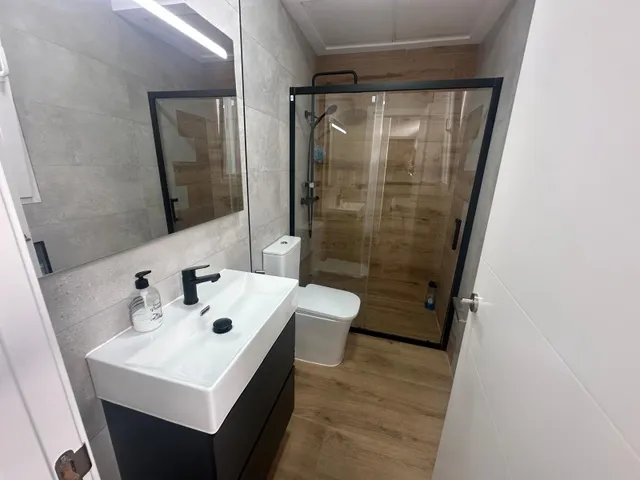 Alquiler de habitaciones, piso recientemente reformado — 10