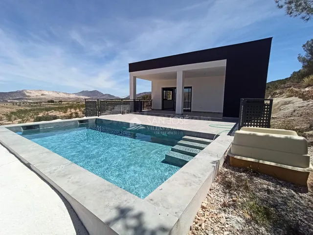 Se vende Villa con piscina en Cañada de la Leña - foto 4