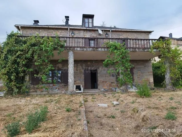 SE VENDE CASA CON 5000 METROS DE TERRENO