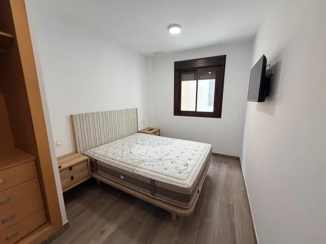 ¡Abre la puerta a tu nuevo hogar! Amplia terraza, garaje y totalmente amueblado — 15
