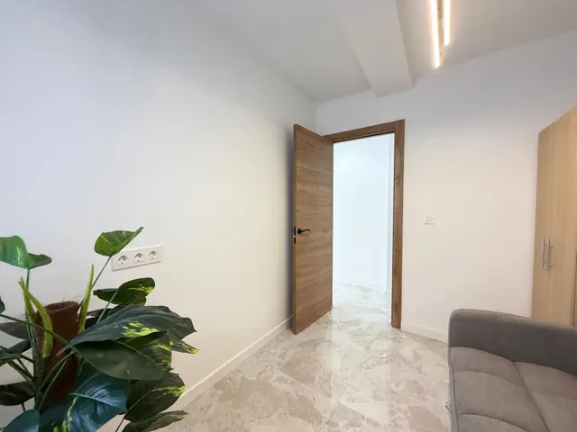 Ático totalmente reformado de 3 dorm. 1 baño. 92 m2. a 250 m de la playa del cura + trastero — 40