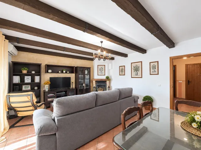 Espaciosa casa con patio privado, barbacoa y garaje: el hogar perfecto para tu familia — 6