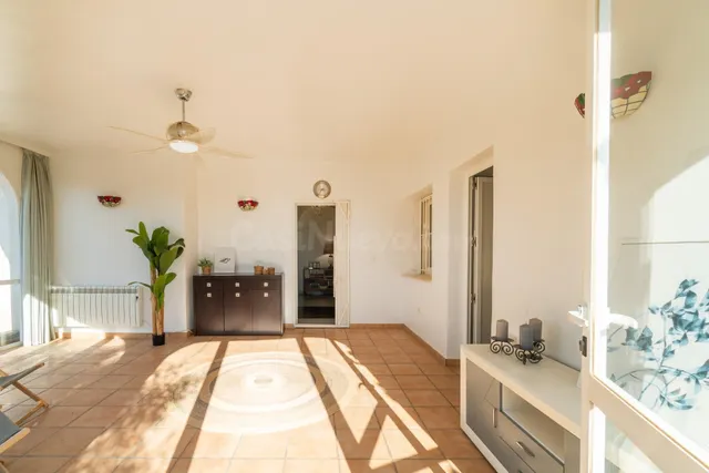 Maravillosa villa de una sola planta (aprox. 161 m2) con gra - foto 5