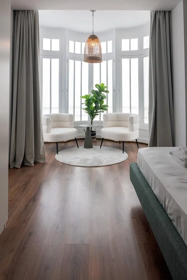 Exclusivo piso de 130 m2 y 4 dormitorios junto al Ayuntamiento de Valencia — 25