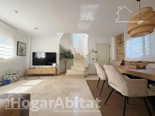 ¡PRECIOSO CHALET! AMPLIO Y REFORMADO CON PISCINA PRIVADA, GARAJE Y PARCELA — 8