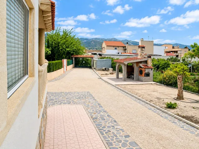 Chalet independiente en Murcia capital con parcela de 2.500 m2, piscina y 8 dormitorios — 26