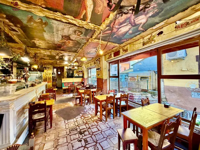 Espectacular Bar Restaurante en el centro urbano con una superficie de 200m2 distribuidos en una planta comercial de 110m2 más almacén de 90m22 — 9