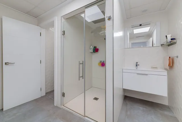Villa en Torrevieja ( los balcones )  de 3 dormitorios y 4 baños cerca del mar — 28