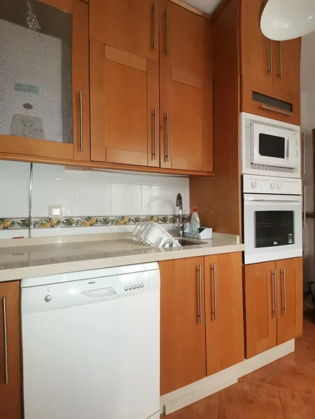 SE VENDE CASA EN PLENO CENTRO DE LOS VILLARES — 30