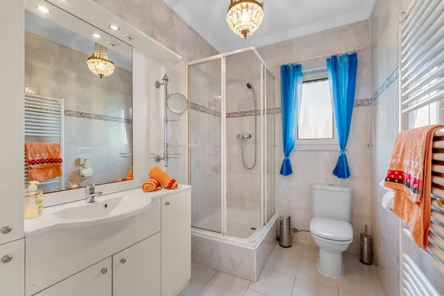 Chalet independiente con gran parcela, piscina privada y espectaculares vistas al mar y las lagunas en Ciudad Quesada — 23