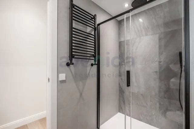 Exclusiva vivienda exterior en tercera planta — 41