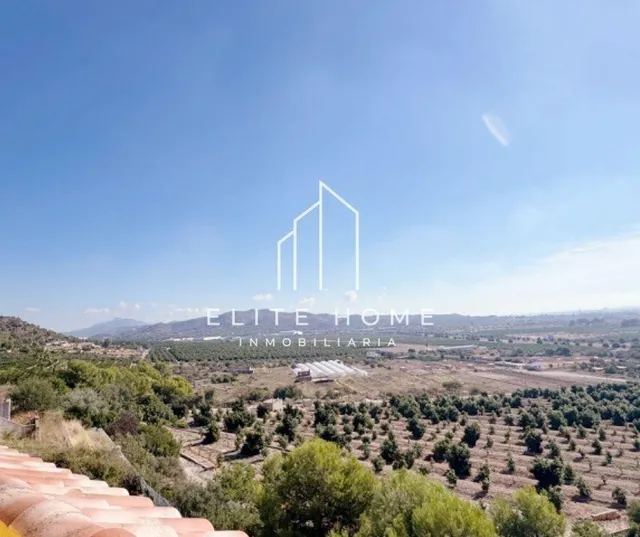 Una villa para disfrutar en familia en exclusiva urbanización y con el mediterráneo como horizonte — 16
