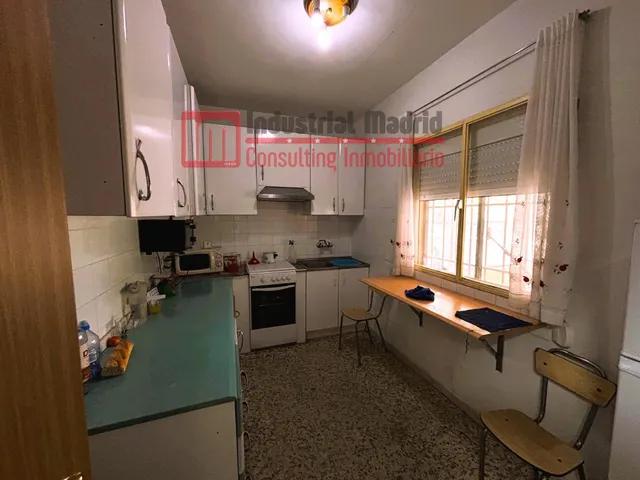 Finca rústica de 2.155 m2 con vivienda, piscina y nave. — 6