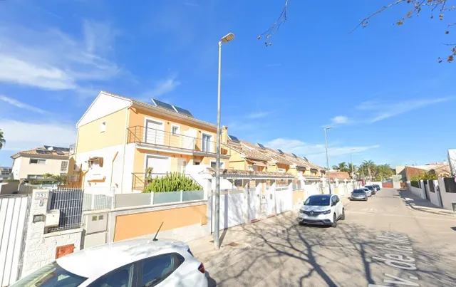 Chalet adosado en Gandia - foto 3