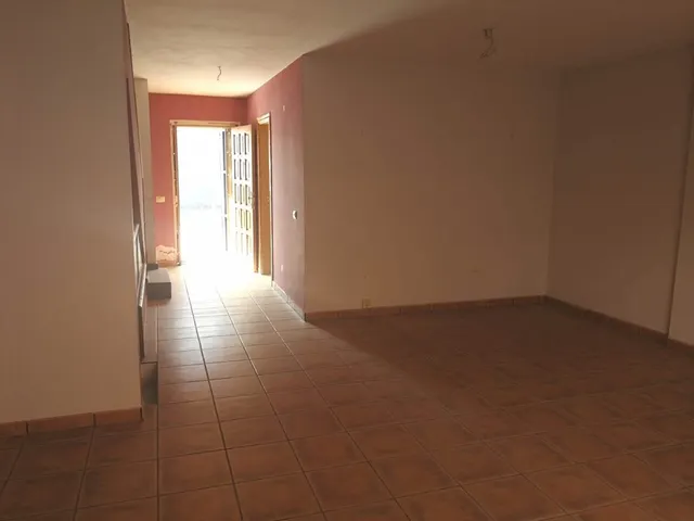 Adosado 4 habitaciones con garaje cerrado a 2km del aeropuerto — 2