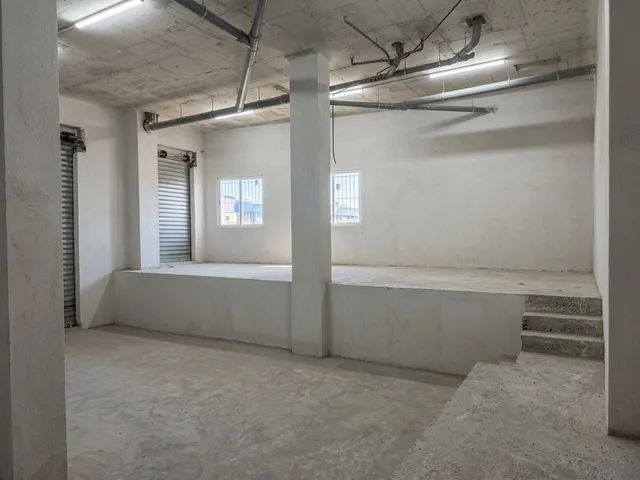 LOCAL para poner tu NEGOCIO o con posibilidad de CAMBIO DE USO. — 26