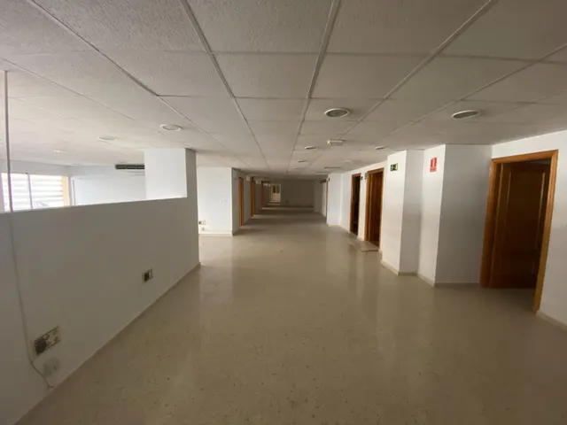 ¡OPORTUNIDAD ÚNICA! LOCALES COMERCIALES DISPONIBLES EN EL EDIFICIO PÉREZ BLÁZQUEZ – ALGECIRAS — 19