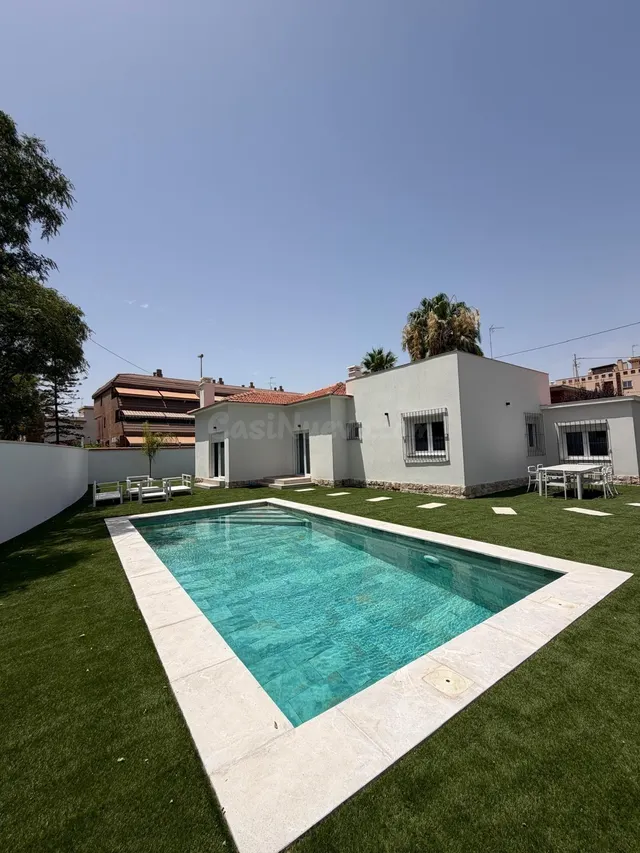 VENTA DE ESPECTACULAR CHALET INDEPENDIENTE DE LUJO HACE ESQU - foto 4