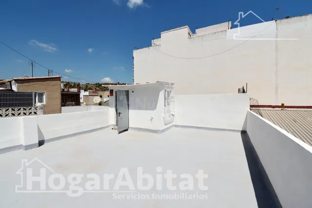 ¡DISFRUTA DE UNA CASA REFORMADA Y LUMINOSA CON IMPRESIONANTE - foto 3