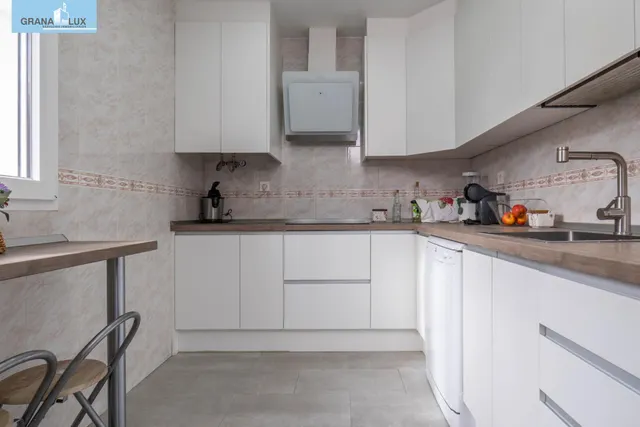 Encantadora Casa Reformada en Ogijares con Vistas y Espacios para Disfrutar — 13