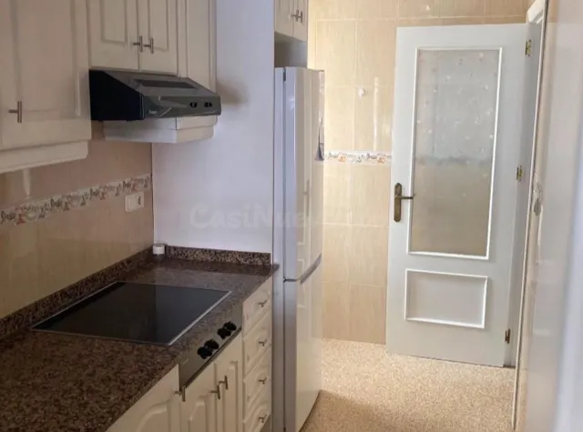 Acogedor Piso en Alquiler en Guardamar del Segura por €850 - foto 4