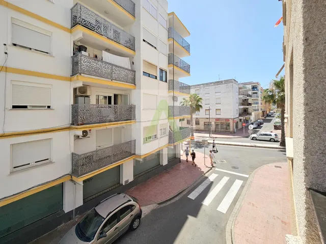 Coqueto piso en el corazón de Oropesa - foto 3