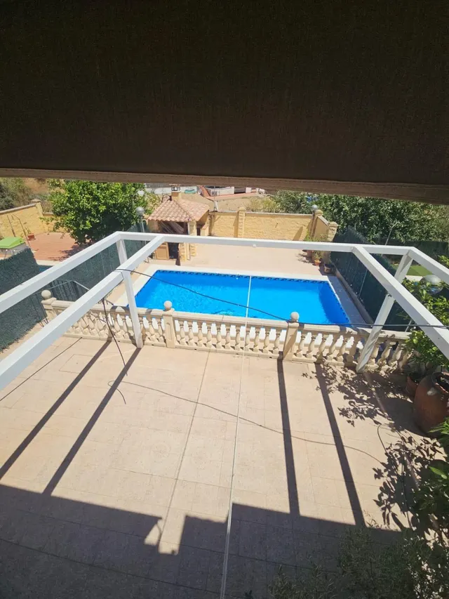 229 m2, 3 plantas y 8 placas solares para vivir sin mirar el recibo a fin de mes — 8