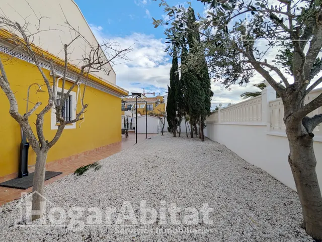 REFORMADO CON TERRAZA, PISCINA Y GARAJE CERCA DE LA PLAYA — 19