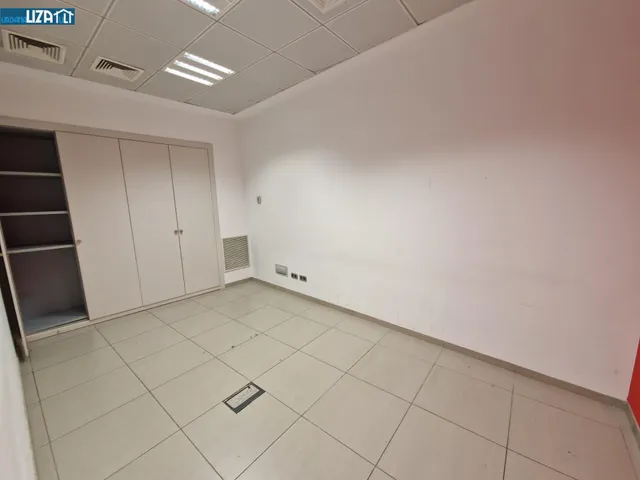Alquiler de amplio local comercial en San Vicente — 8