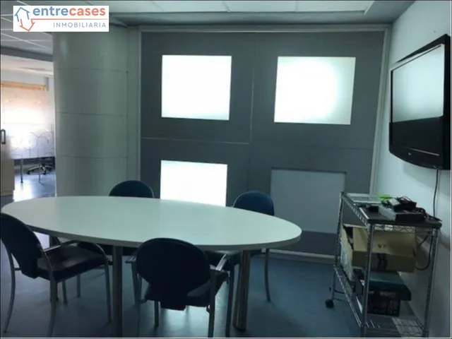 OFICINA EN FUNCIONAMIENTO EN EL CENTRO DE PUERTO DE SAGUNTO — 2