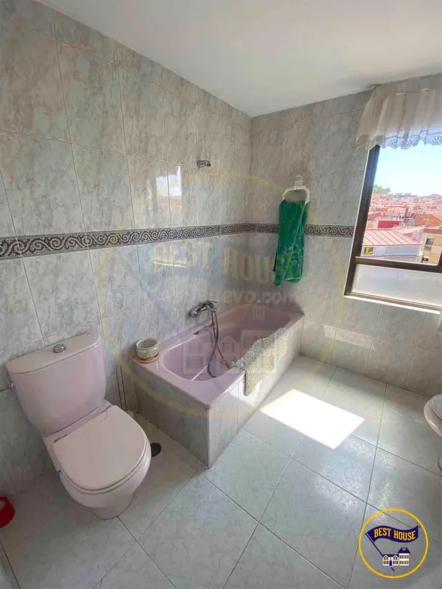 PISO EN VENTA EN PLENO CENTRO DE CUENCA — 25