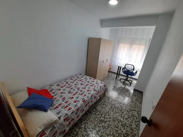 Habitación ESTUDIANTES A DOS MINUTOS DE LA UMH - BARRIO DE ALTABIX — 8