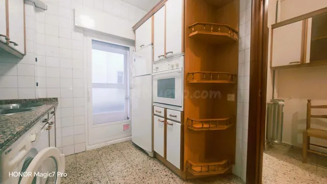 VENTA DE PISO EN ZAMORA ZONA TRES CRUCES, 4 DORMITORIOS, 2 B - foto 4