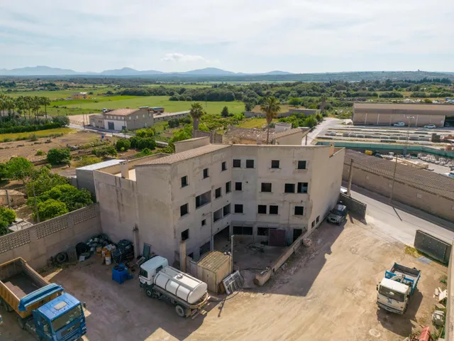 Edificio en María de la Salud en construcción. — 2