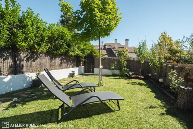 Chalet adosado con jardín y porche acristalado en Urbanización Lomas de Badaguás — 11
