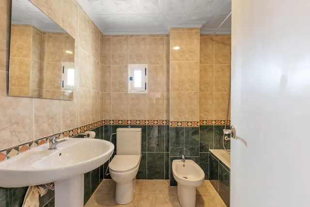PISO DE ESQUINA CON VISTAS DESPEJADAS A LA LAGUNA ROSA DE TORREVIEJA - UNA OPORTUNIDAD ÚNICA — 27