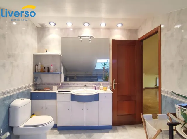 Amplio adosado de 4 dormitorios y con terraza de casi 10 m2. — 38