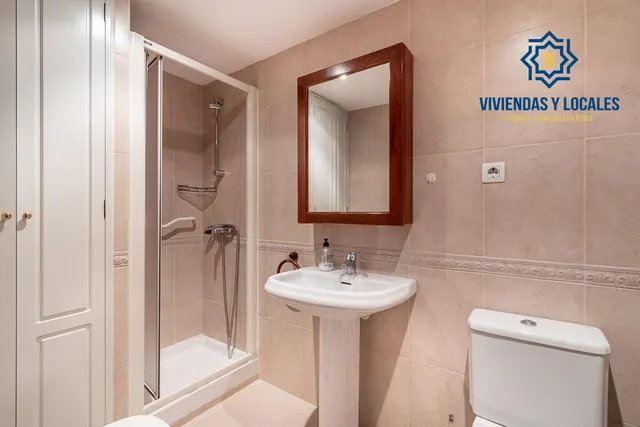 MAGNIFICA VIVIENDA EN LAS FLORES - CAMINO DE RONDA — 15