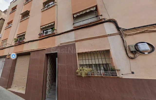 Se vende Piso OKUPADO en Calle Antoni Botey Badalona, (Barce