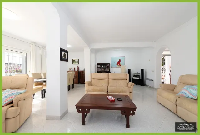 Chalet independiente con piscina privada y vistas al mar — 5