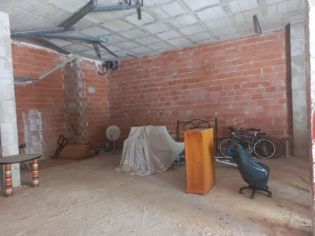 SE ALQUILA LOCAL — 3