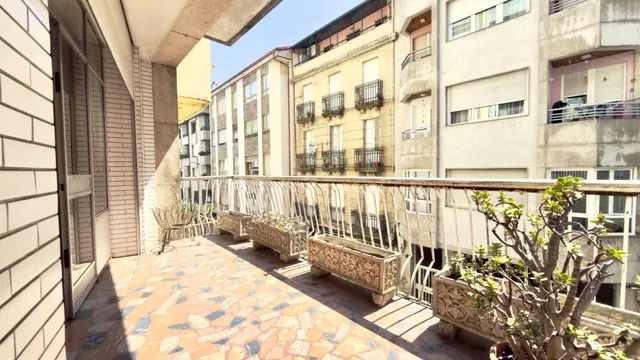 Piso en Venta - Orense Centro con 4 habitaciones 3 baños gar
