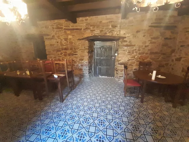 CASA ESTILO RUSTICO CON JARDIN EN CANEDO. EL BIERZO — 9